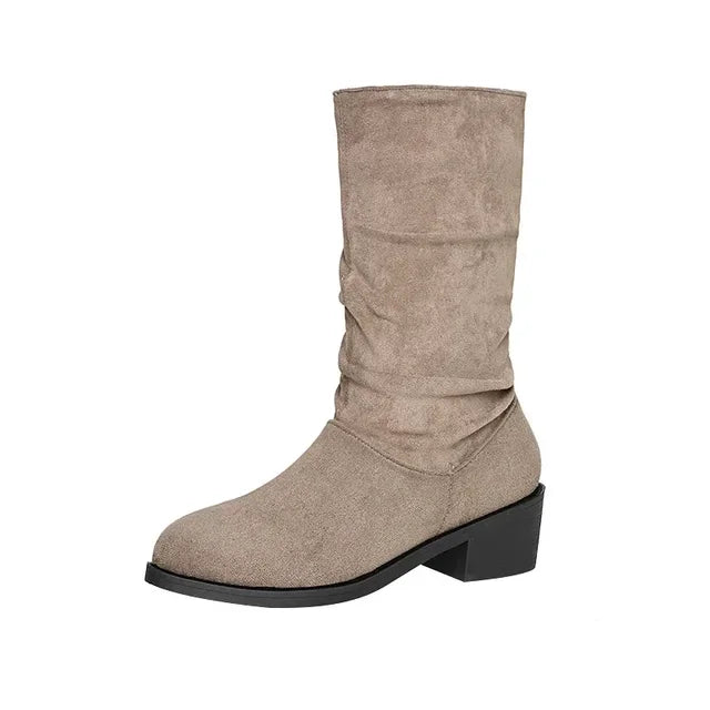 Bota Feminina Cano Médio de Camurça