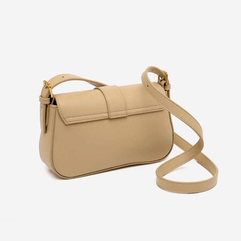 Bolsa Feminina Versátil com Fivela Dourada