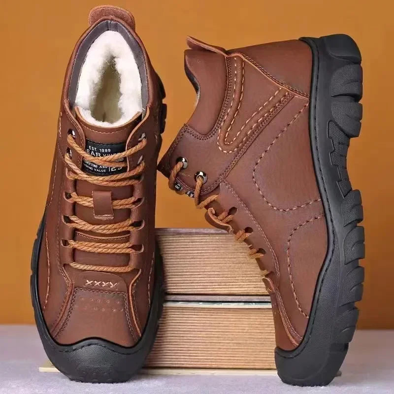 Bota Masculina Impermeável Antiderrapante com Cadarço