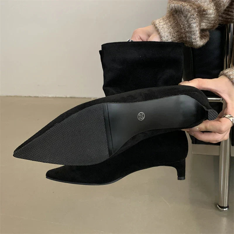 Bota Feminina de Bico Fino Salto Baixo Vintage - (Promoção de Inverno 2025)