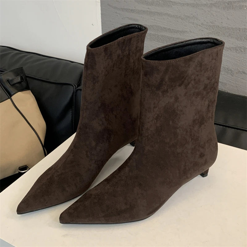 Bota Feminina de Bico Fino Salto Baixo Vintage - (Promoção de Inverno 2025)