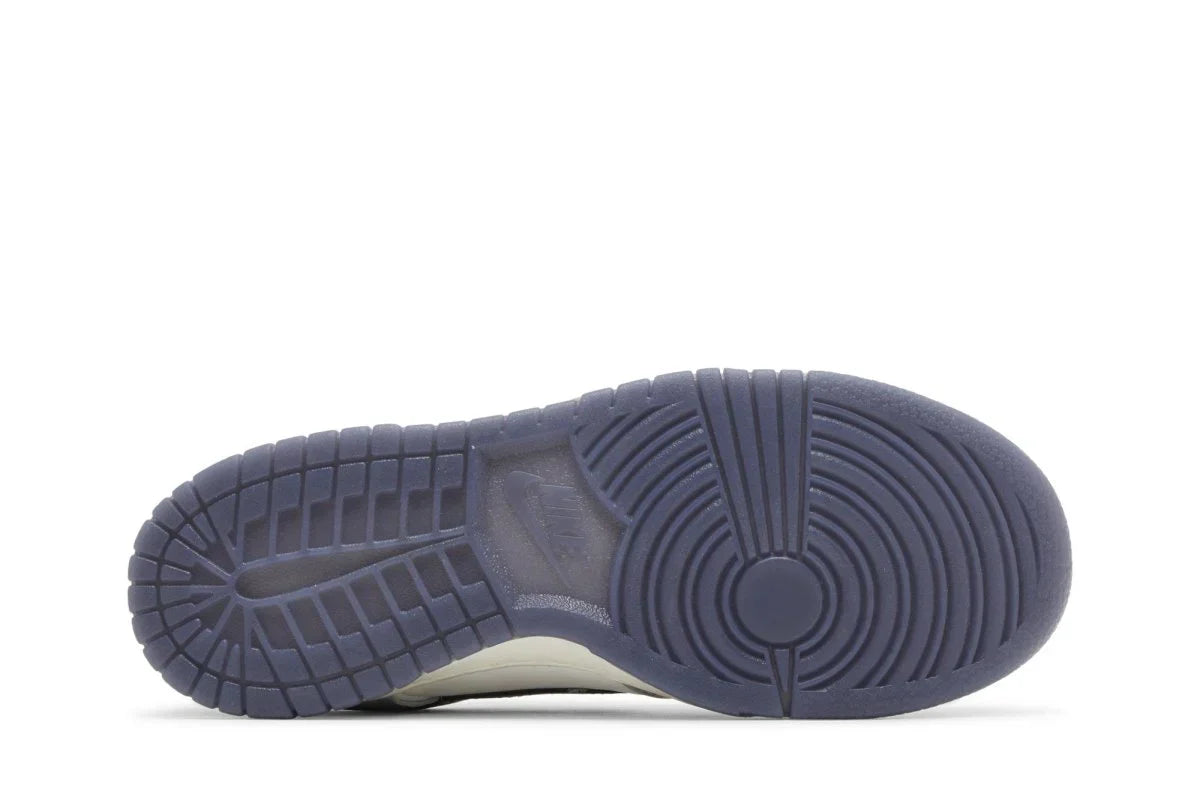 Nike Dunk Low Light Carbon Cinza