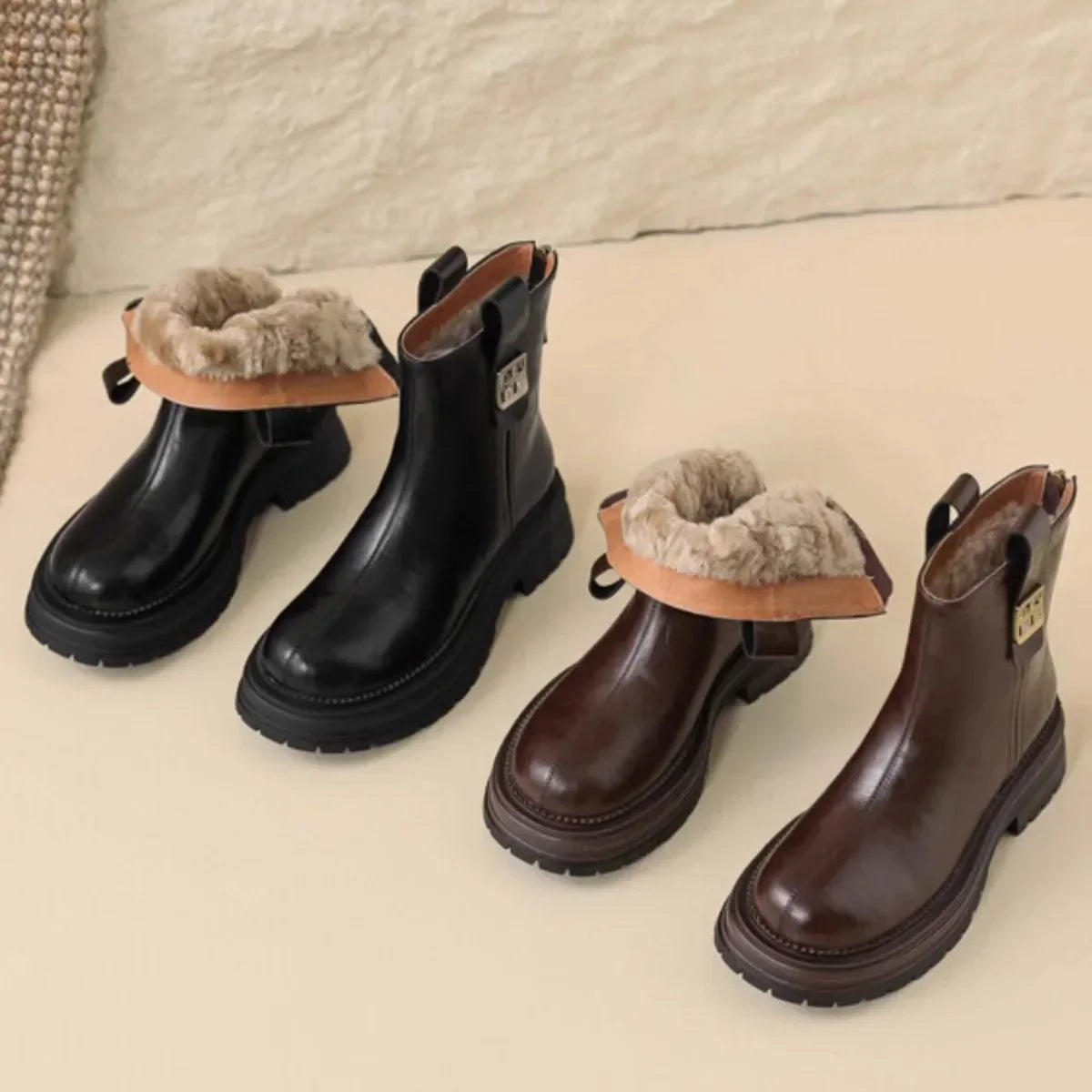 Bota Feminina Vintage com Salto Médio e Forro Design Fashion Solado Grosso