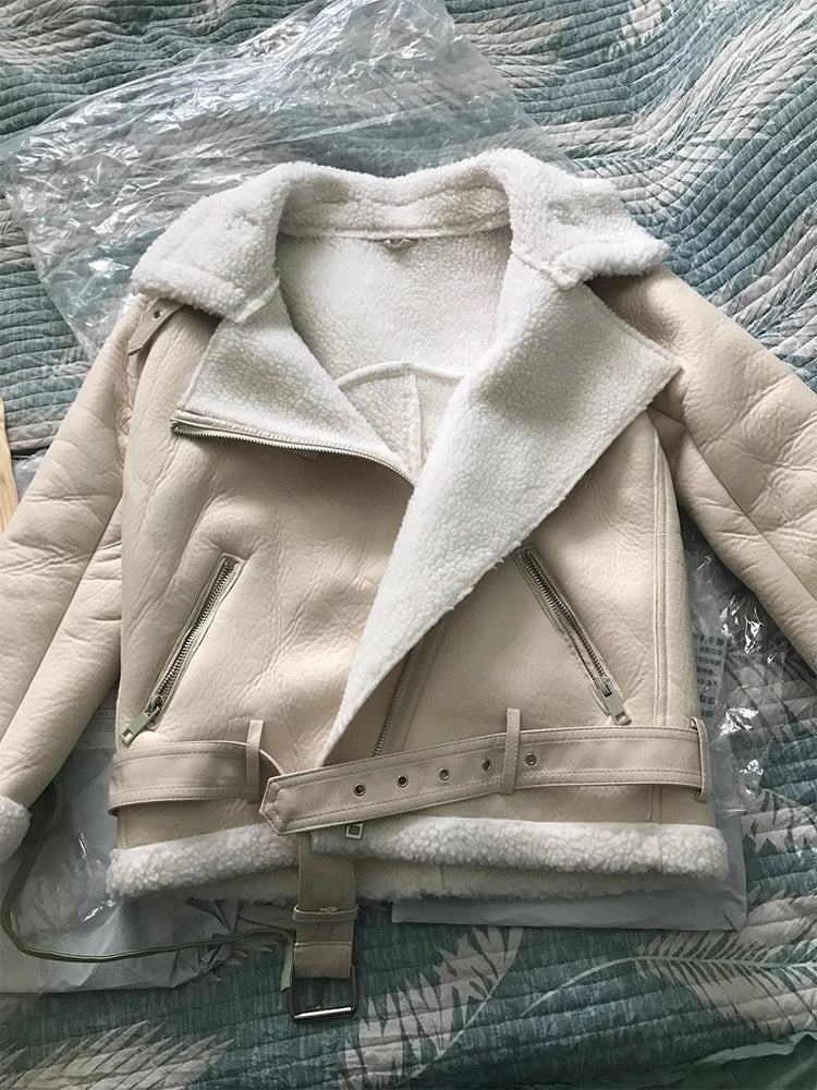Casaco Feminino Acolchoado Faux com Golaerno