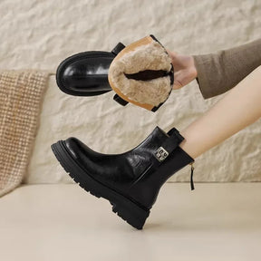 Bota Feminina Vintage com Salto Médio e Forro Design Fashion Solado Grosso