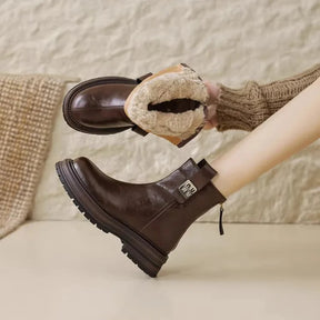 Bota Feminina Vintage com Salto Médio e Forro Design Fashion Solado Grosso