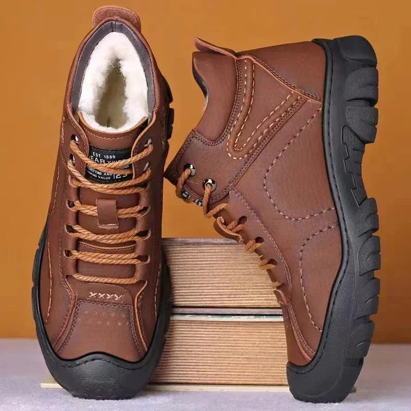 Bota Masculina Impermeável Antiderrapante com Cadarço