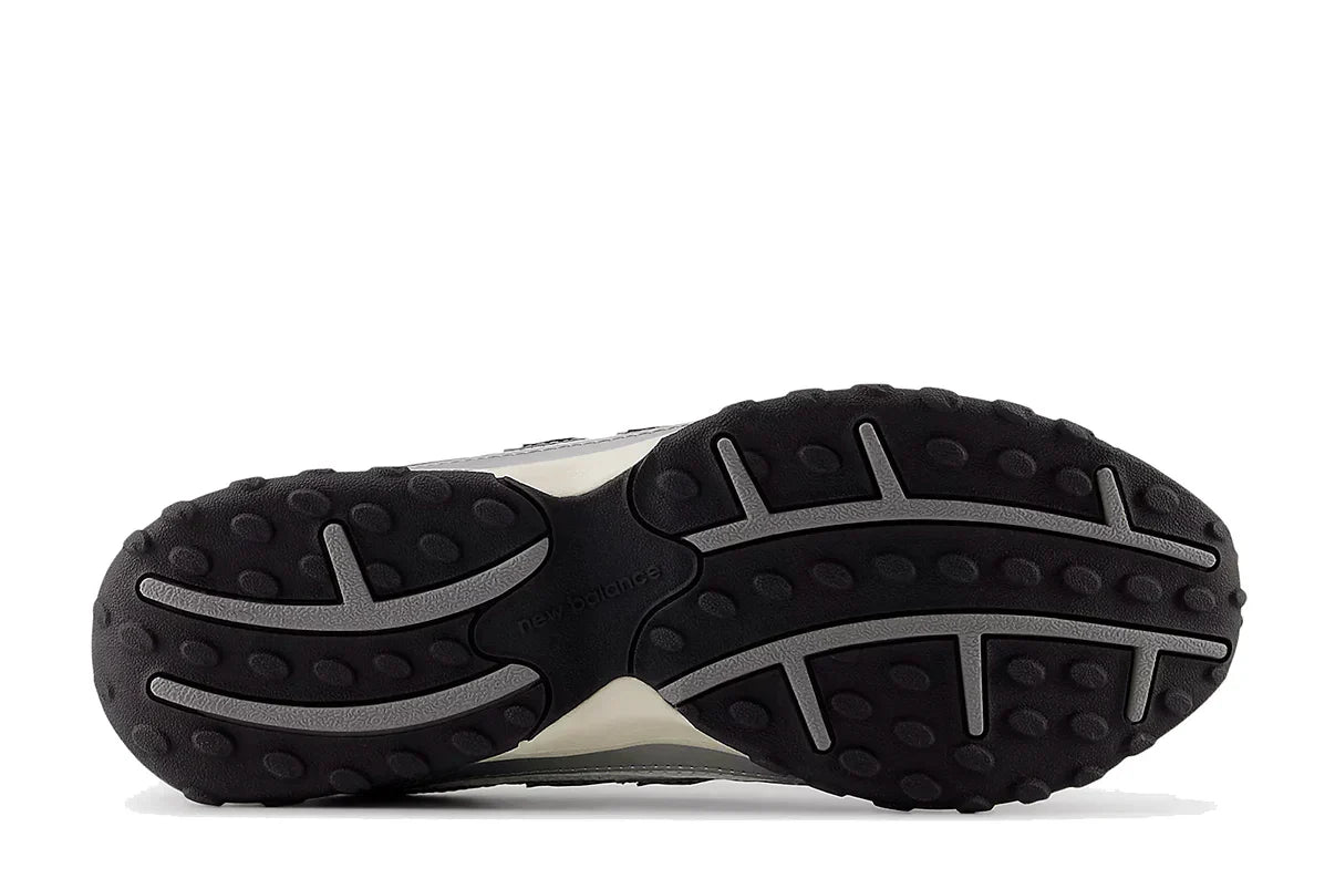 New Balance 204L Silver Metallic Black Prateado