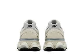 New Balance 9060 Sea Salt Raincloud Cinza