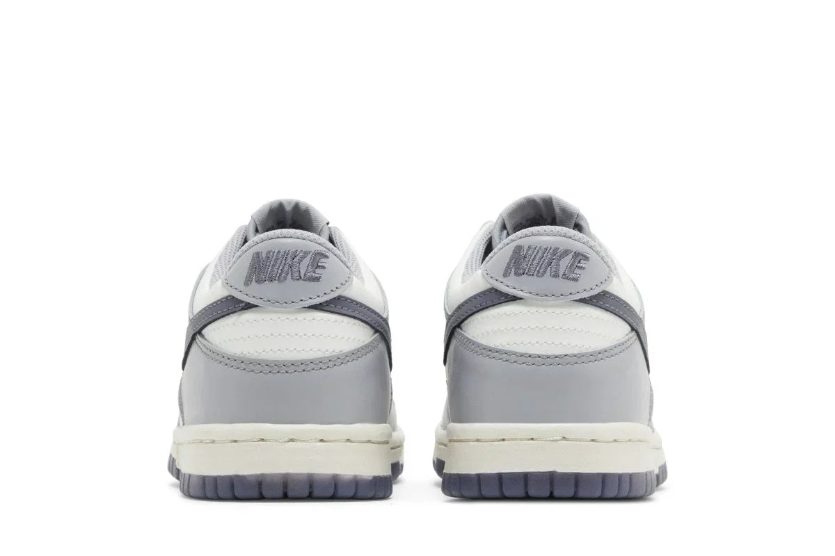 Nike Dunk Low Light Carbon Cinza